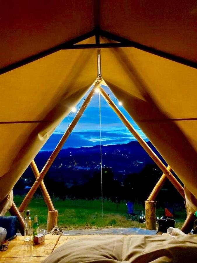 Glamping Rio Frio Tabio